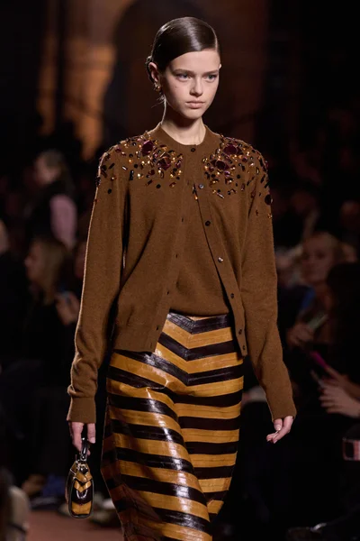 Look 120